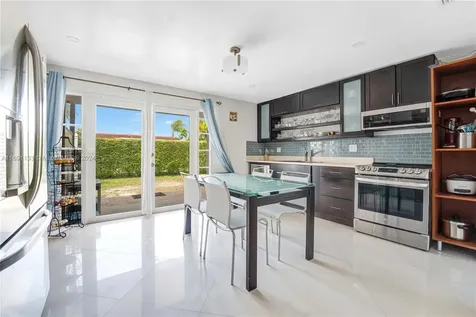 10411 SW 51st Street Miami FL 33165