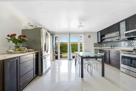 10411 SW 51st Street Miami FL 33165