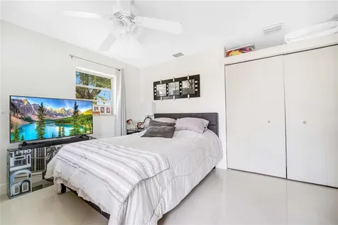 10411 SW 51st Street Miami FL 33165