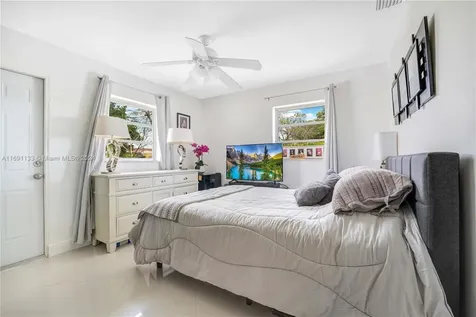 10411 SW 51st Street Miami FL 33165