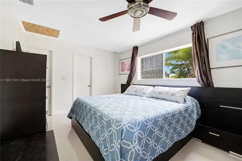 10411 SW 51st Street Miami FL 33165