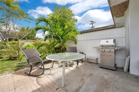 10411 SW 51st Street Miami FL 33165
