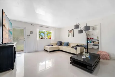 10411 SW 51st Street Miami FL 33165