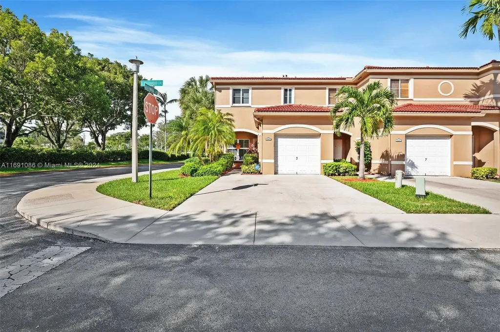 7981 S Southwood Circle Davie FL 33328