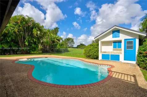 12801 S Calusa Club Drive Miami FL 33186