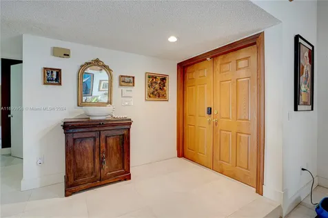 12801 S Calusa Club Drive Miami FL 33186
