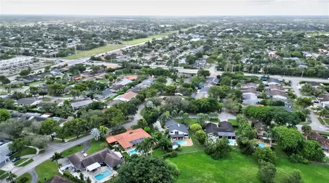 12801 S Calusa Club Drive Miami FL 33186