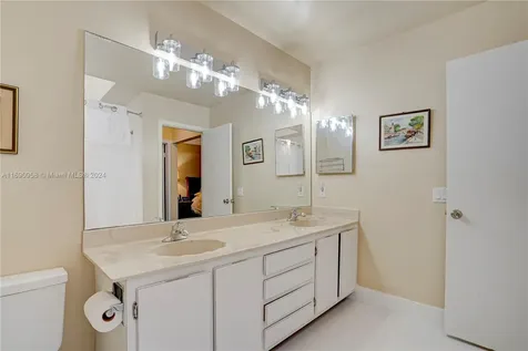 12801 S Calusa Club Drive Miami FL 33186