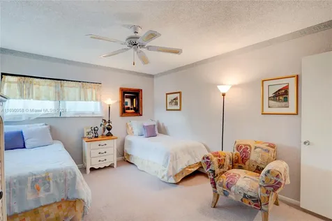12801 S Calusa Club Drive Miami FL 33186