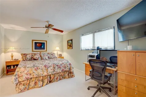 12801 S Calusa Club Drive Miami FL 33186