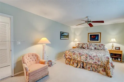12801 S Calusa Club Drive Miami FL 33186