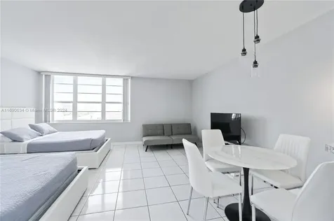 100 Lincoln Road Miami Beach FL 33139