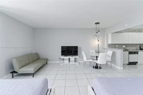 100 Lincoln Road Miami Beach FL 33139