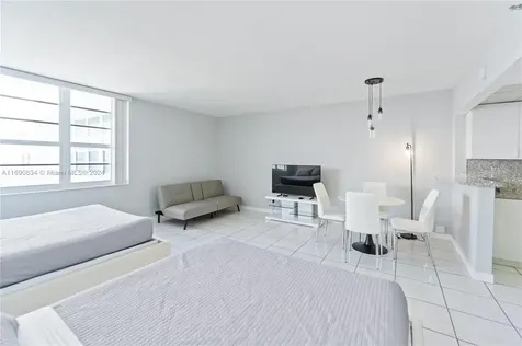 100 Lincoln Road Miami Beach FL 33139