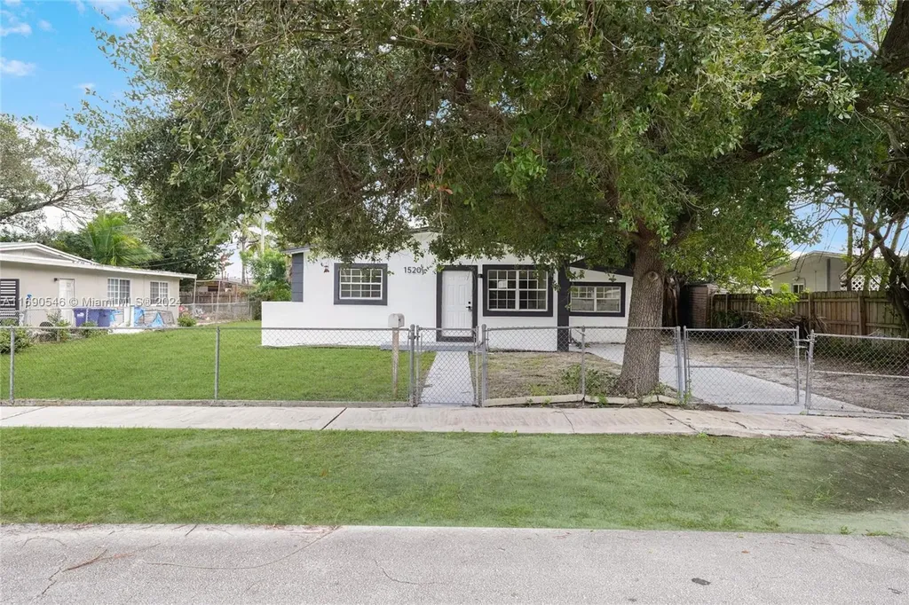 1520 NE 206th Street Miami FL 33179