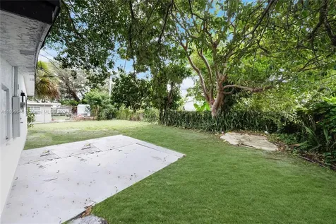 1520 NE 206th Street Miami FL 33179