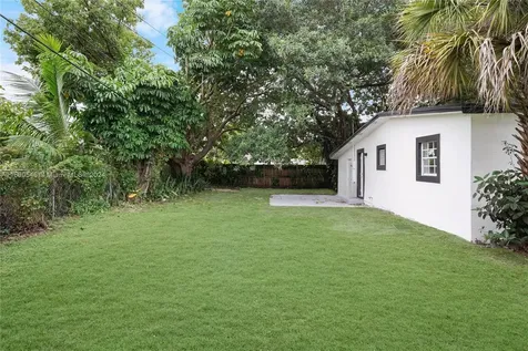1520 NE 206th Street Miami FL 33179
