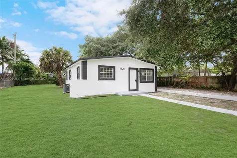 1520 NE 206th Street Miami FL 33179