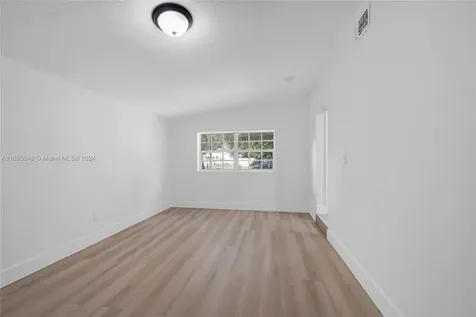 1520 NE 206th Street Miami FL 33179