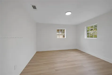 1520 NE 206th Street Miami FL 33179