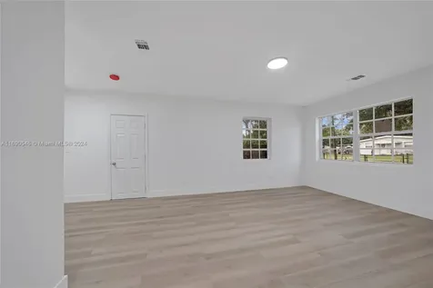 1520 NE 206th Street Miami FL 33179