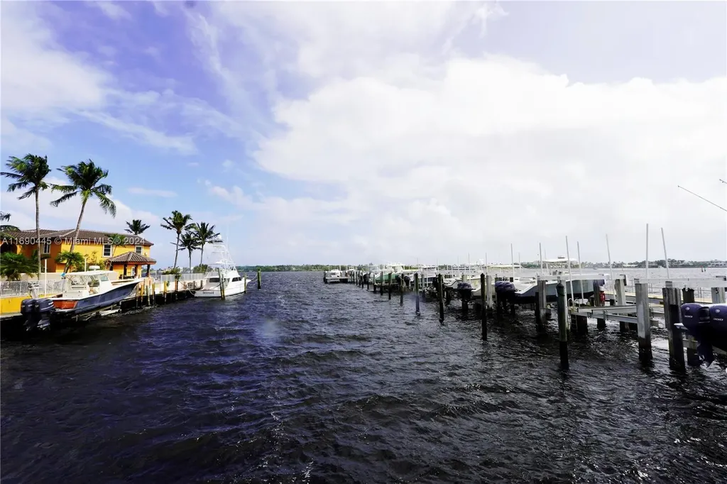123 Harbors Way Boynton Beach FL 33435