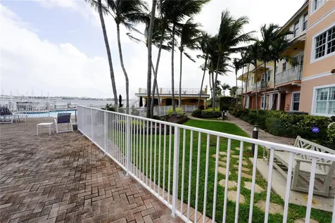 123 Harbors Way Boynton Beach FL 33435