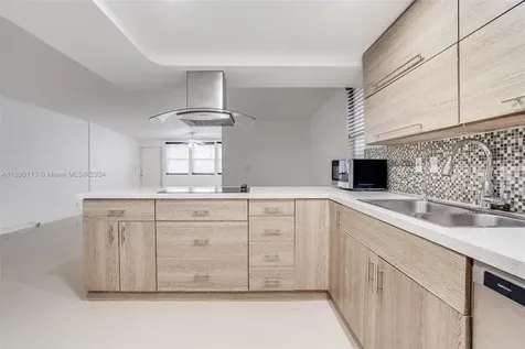 20350 W Country Club Drive Aventura FL 33180