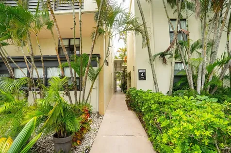20350 W Country Club Drive Aventura FL 33180