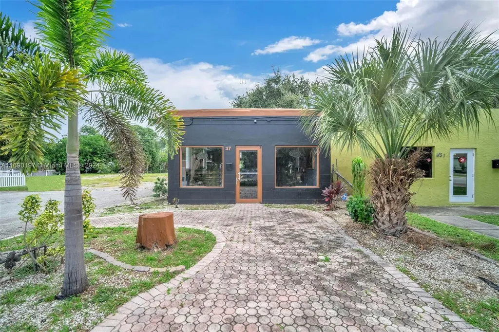 37 SW 5th Avenue Delray Beach FL 33444