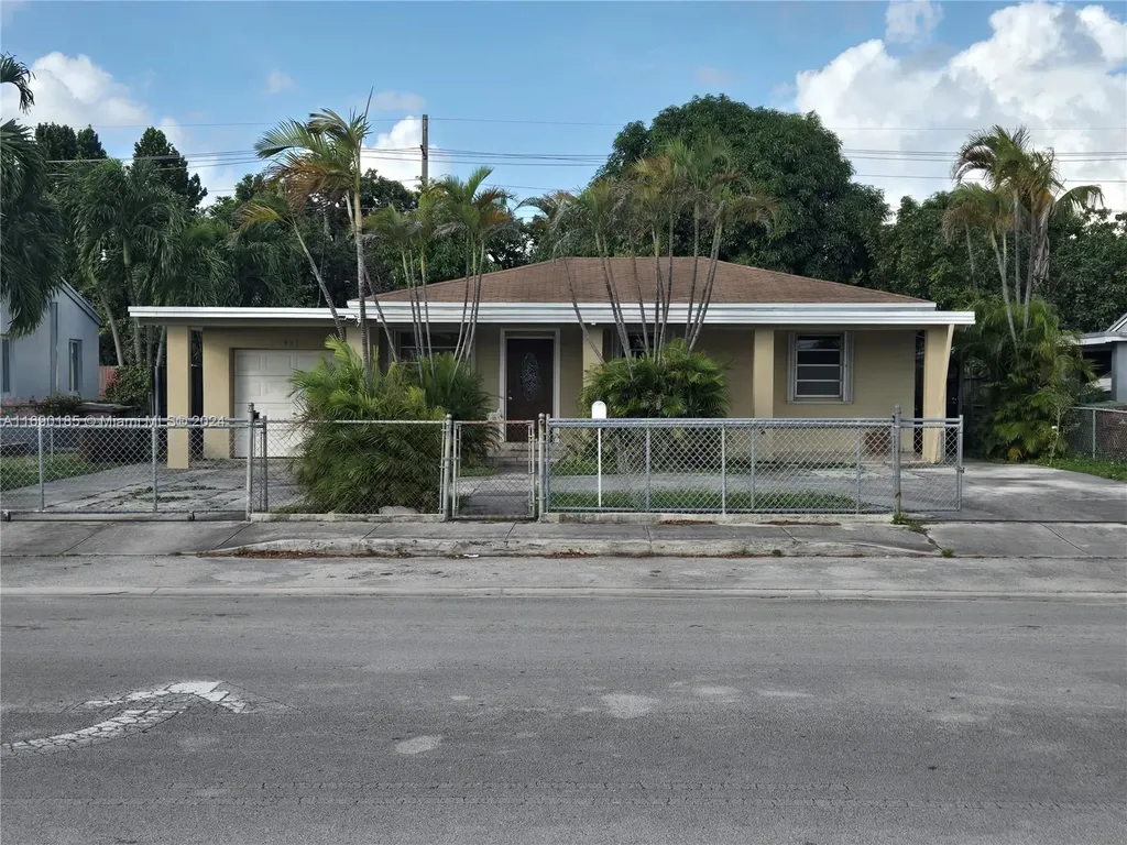 961 E 32nd Street Hialeah FL 33013