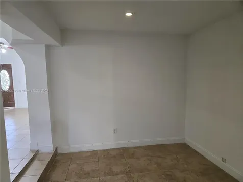 961 E 32nd Street Hialeah FL 33013