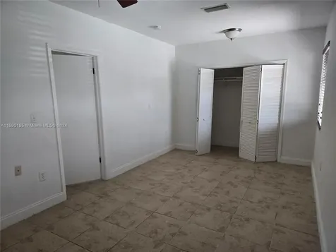 961 E 32nd Street Hialeah FL 33013