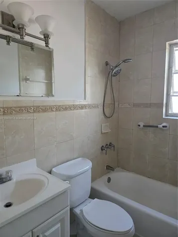 961 E 32nd Street Hialeah FL 33013