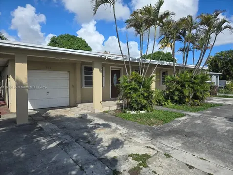 961 E 32nd Street Hialeah FL 33013