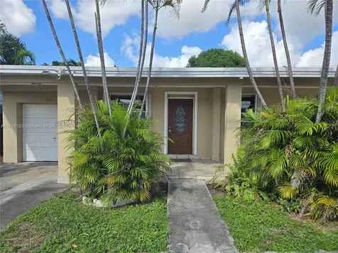961 E 32nd Street Hialeah FL 33013