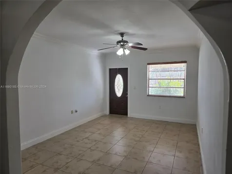 961 E 32nd Street Hialeah FL 33013