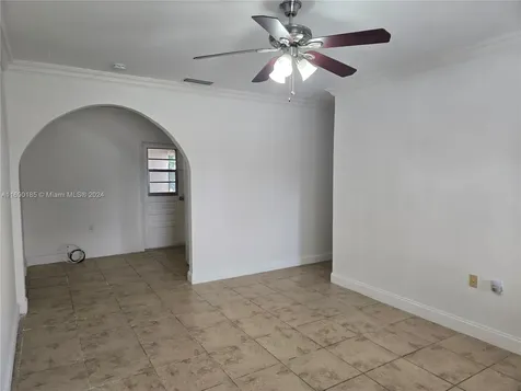 961 E 32nd Street Hialeah FL 33013