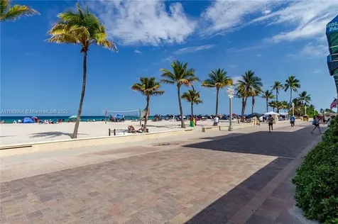 Hollywood FL 33019