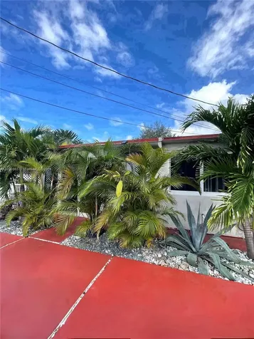 623 SW 6th Terrace #1-2 Hallandale Beach FL 33009
