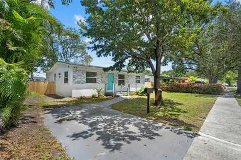 6463 Charleston Street Hollywood FL 33024