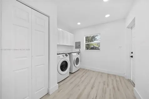 6463 Charleston Street Hollywood FL 33024