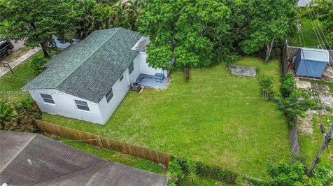 6463 Charleston Street Hollywood FL 33024