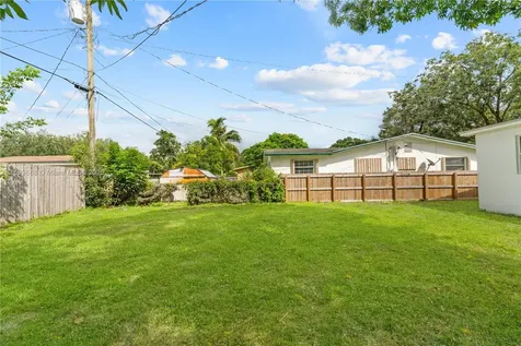 6463 Charleston Street Hollywood FL 33024