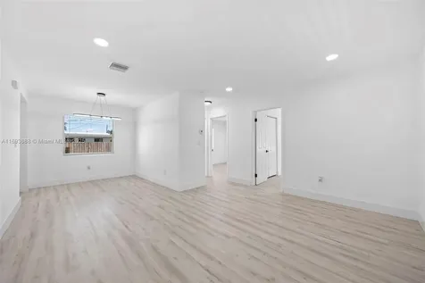 6463 Charleston Street Hollywood FL 33024