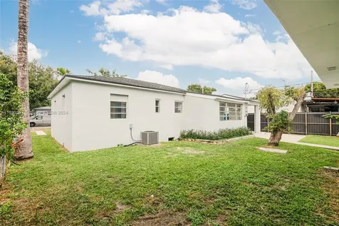 3434 SW 6th Street Miami FL 33135