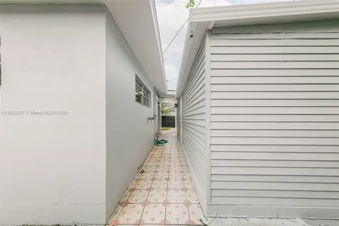 3434 SW 6th Street Miami FL 33135