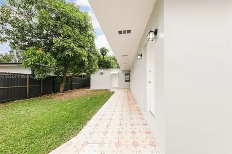 3434 SW 6th Street Miami FL 33135