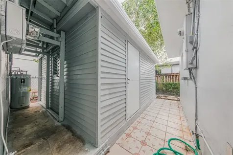 3434 SW 6th Street Miami FL 33135