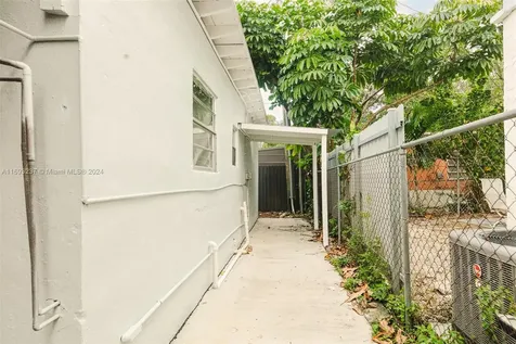 3434 SW 6th Street Miami FL 33135